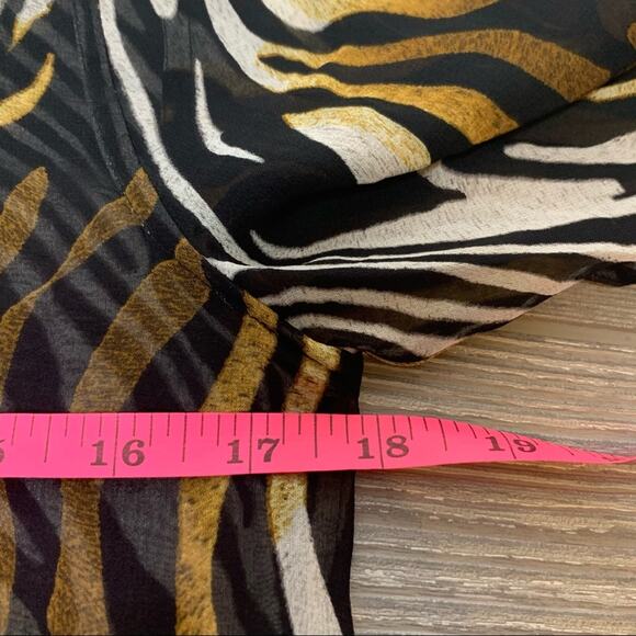 Equipment silk tiger print top semi sheer - Picture 6 of 6